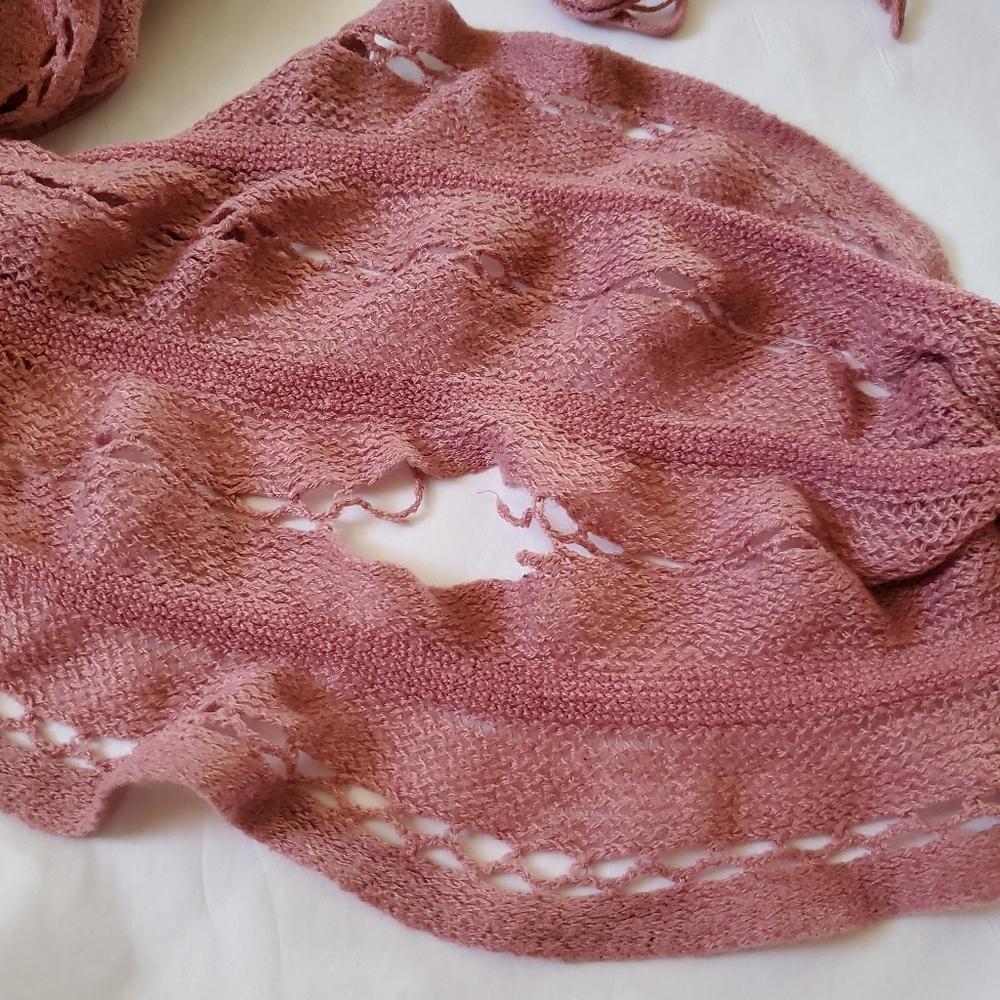 Beautiful Knitted Scarf - Picture 5 of 6